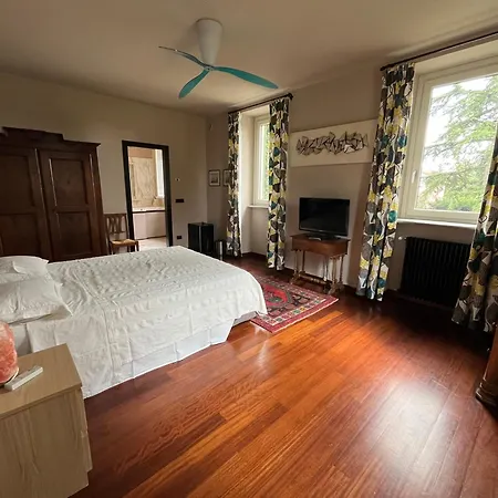 Frola Guest house *